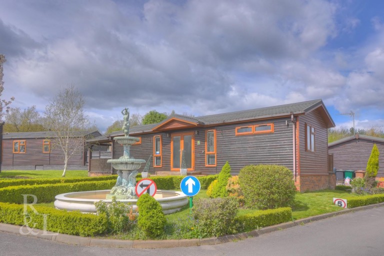 Swainswood Luxury Lodges, Overseal, Derbyshire
