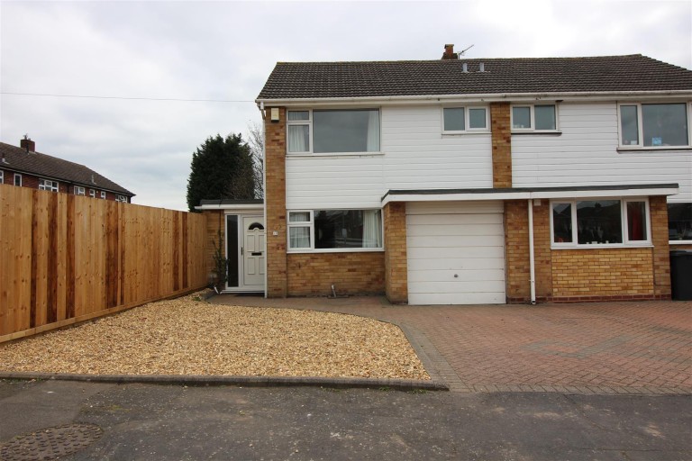 Bourne Avenue, Fazeley, B78