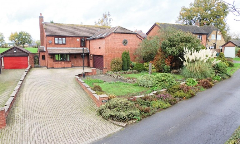 Green Lane, Overseal