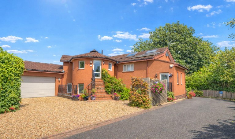 Oak Tree Court, Tollerton, Nottingham