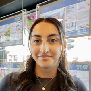 Alex , Sales Negotiator